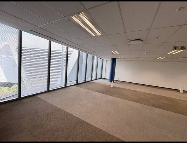 1,292M² OFFICE TO LET IN WATERFALL